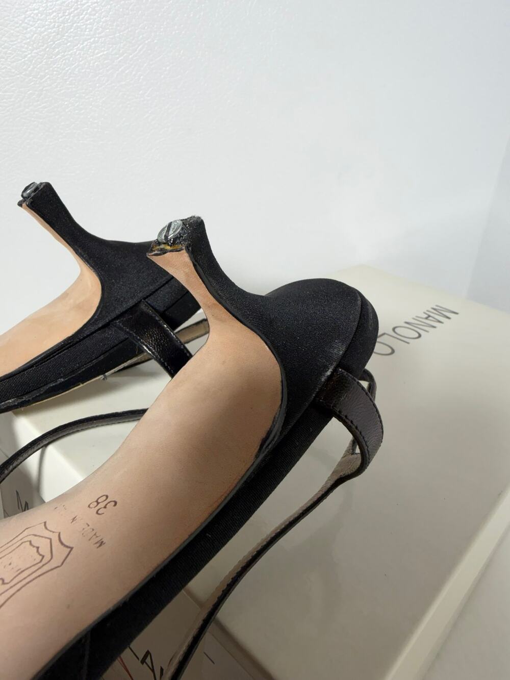 Manolo Blahnik Arianna Slingback Heels 38 Black